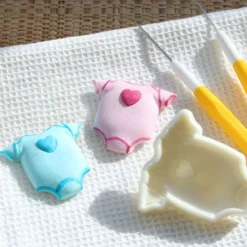 Découpoirs Relief Layette Bebe (X2)><noscript><img width=